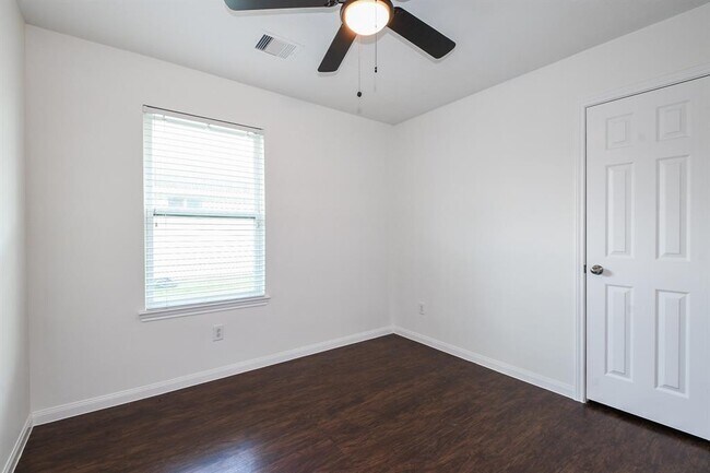 Building Photo - 6226 El Granate Dr