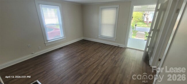 Building Photo - 804 Klondale Ave