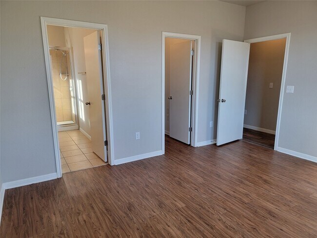 Building Photo - 322 Wapiti Rd