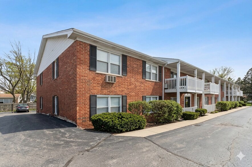 Building Photo - 565 Maple Ave