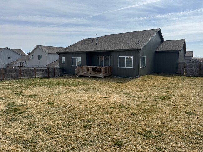 Building Photo - 1914 Hummingbird Dr