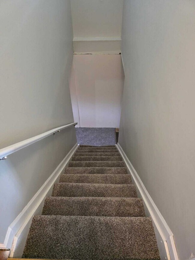 Building Photo - 6063 Briarcliff Path