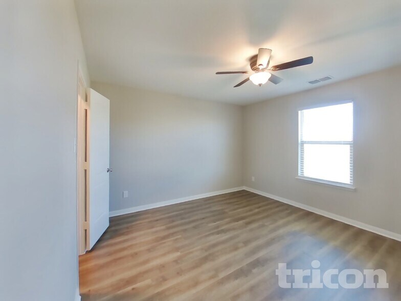 Building Photo - 3109 Chillingham Dr