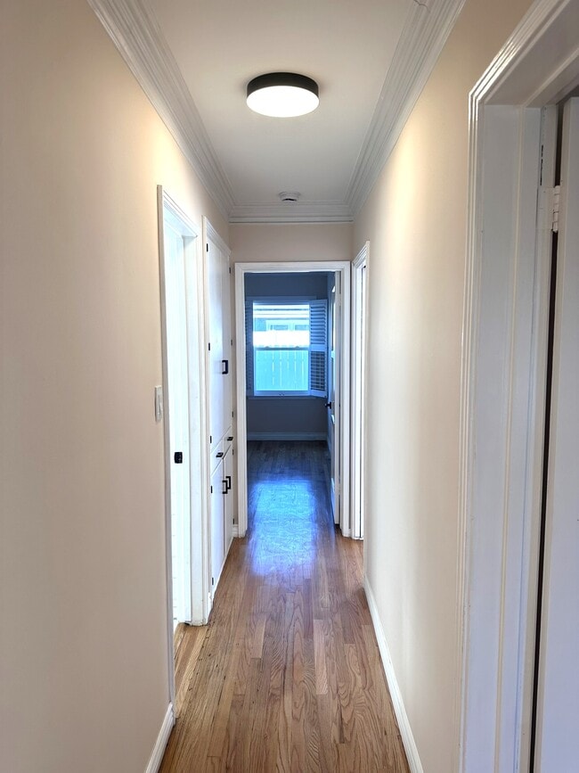 Building Photo - 5639 E Spring St