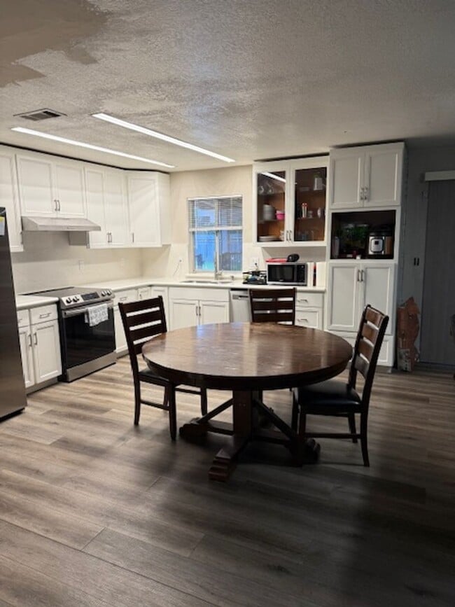 Building Photo - 1 Bedroom Room for Rent in Atwater