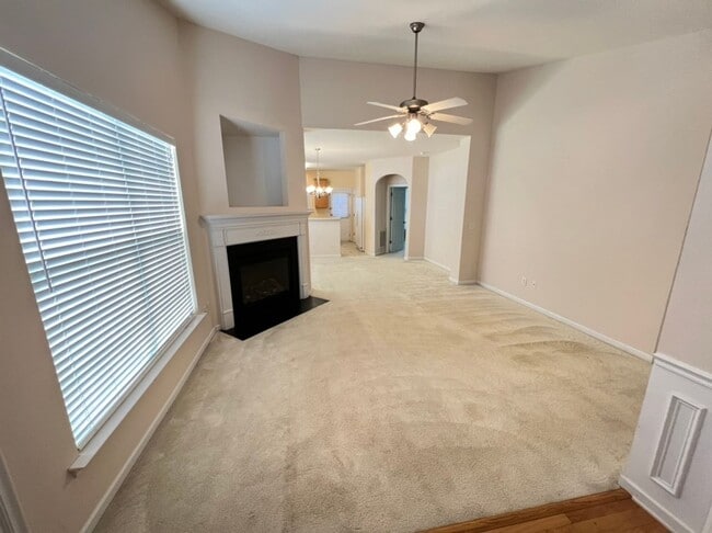 Building Photo - Cute Ranch Home near Southpoint and RTP