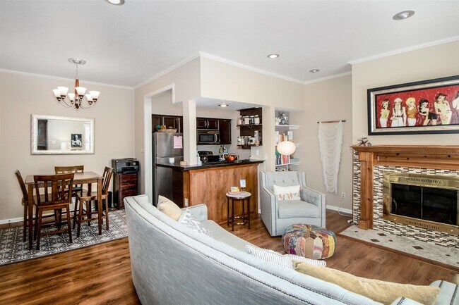 Building Photo - 728 Bering Dr