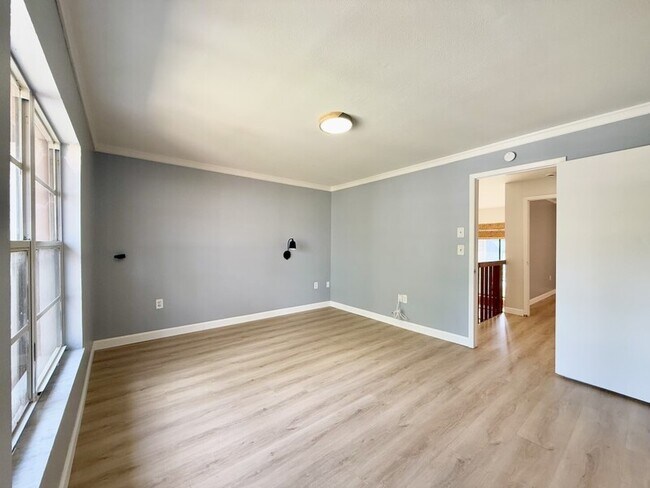 Building Photo - 817 Fairwood Forest Dr