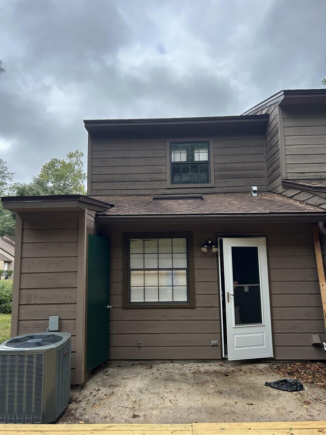 Building Photo - 1099 Ocala Rd
