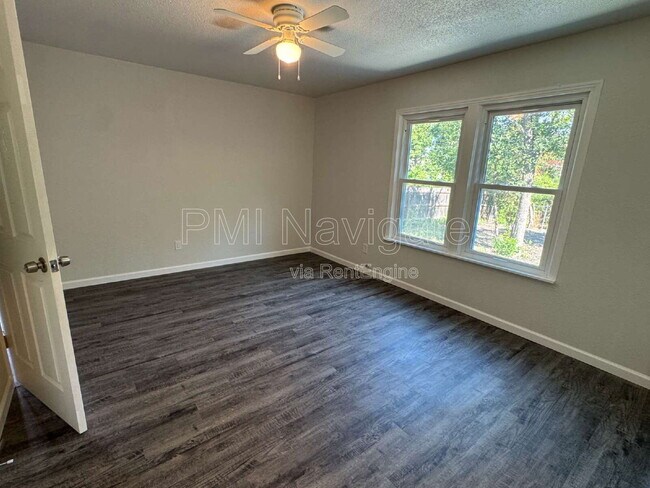 Building Photo - 1719 Schley Ave