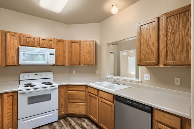 Building Photo - 3060 Mandalay Grove