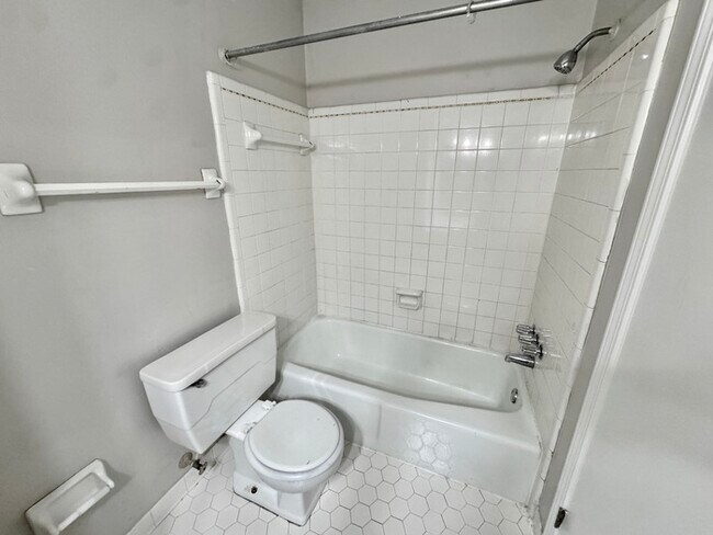 Building Photo - 5373 Wythe Cove