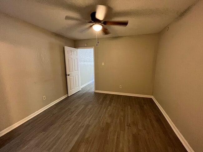 Building Photo - 4831 Sycamore Ave