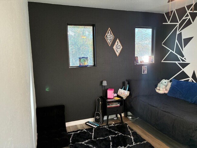 Building Photo - 9226 N 182nd Dr