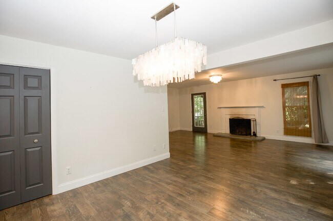 Building Photo - "3-Bedroom Home on Fox Hunt Lane in Southern Pines – Cozy Living Awaits!"