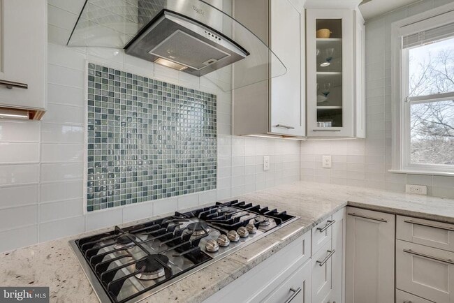 Building Photo - 6301 Ralston Way