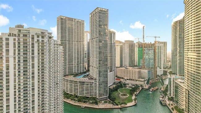 Building Photo - 475 Brickell Ave