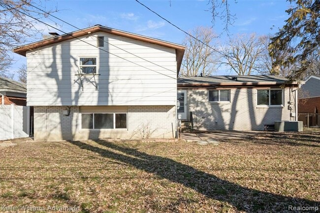 Building Photo - 14377 Cranston St