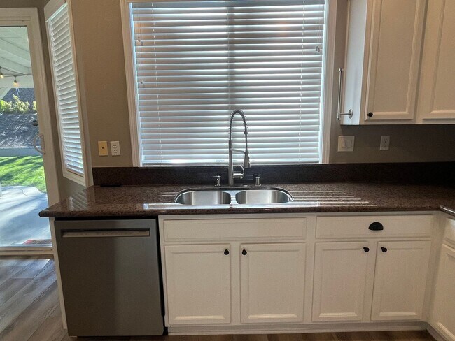 Building Photo - 30133 Destiny Dr