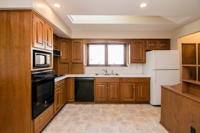 Building Photo - 2751 Aurora St