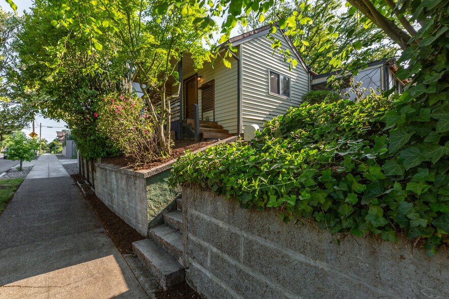 Primary Photo - 2011 Franklin St