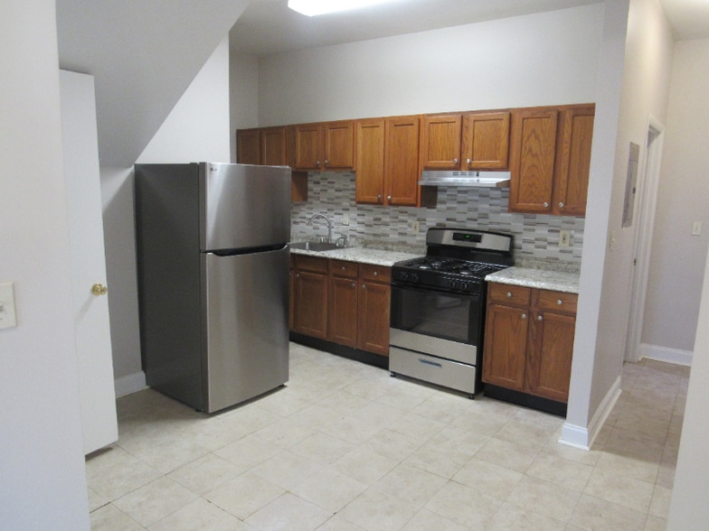 Building Photo - 4014 Maine Ave