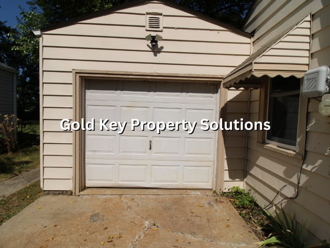 Building Photo - Cute 2 BR 1 BA Meadowbrook House with Cent...