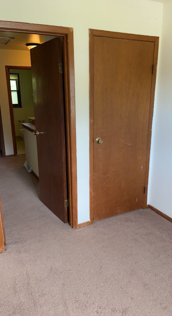 Building Photo - 242