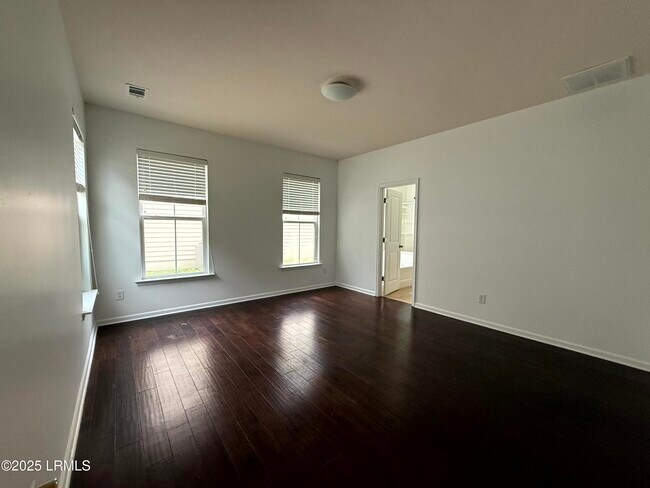Building Photo - 17 Riversbridge Ct