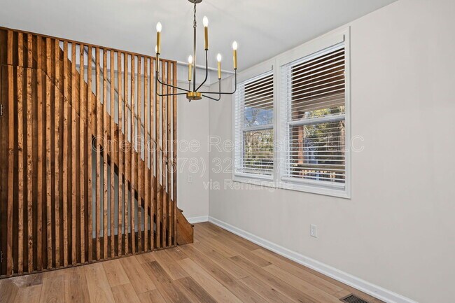 Building Photo - 1467 Ryan St SW