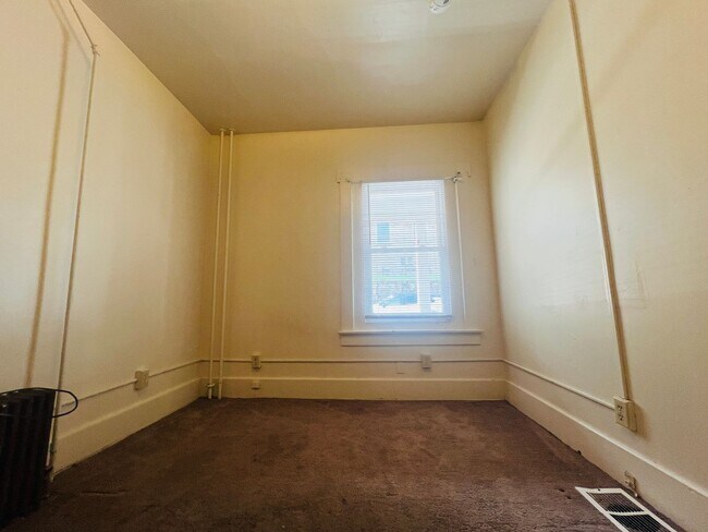 Building Photo - 759 Garrison Ave