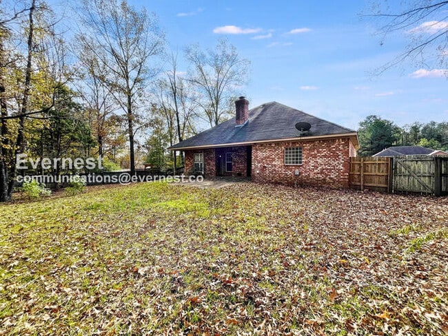 Building Photo - 806 Meadow Way Cove