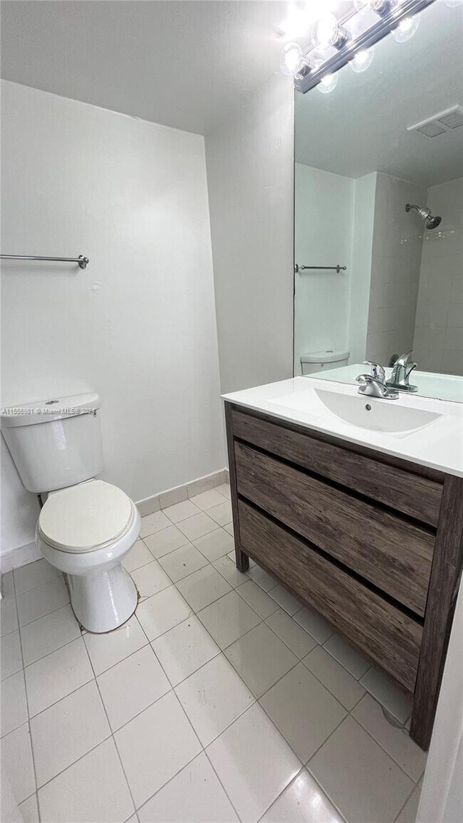 Building Photo - 4570 NW 79th Ave