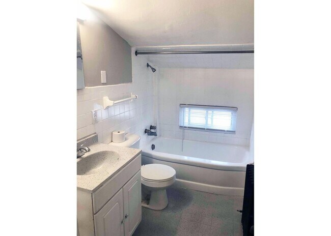 Building Photo - 3300 Jefferson Ave