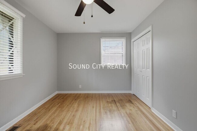 Building Photo - 309 Cathy Jo Dr