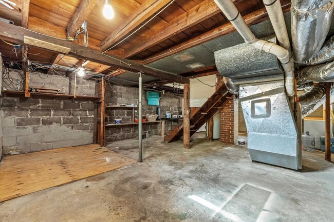 Building Photo - 16 Chautauqua Ave