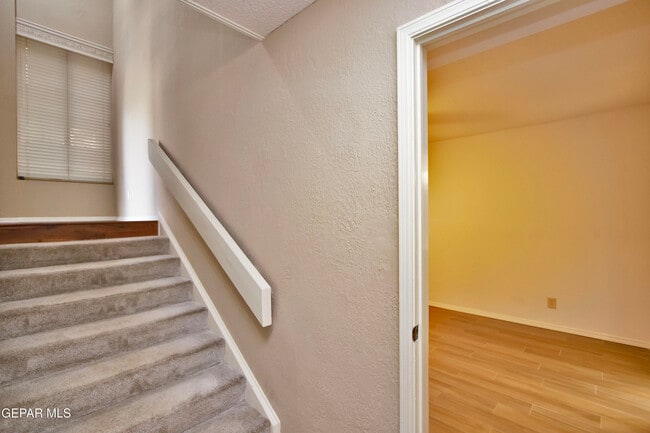 Building Photo - 5710 Mira Grande Dr