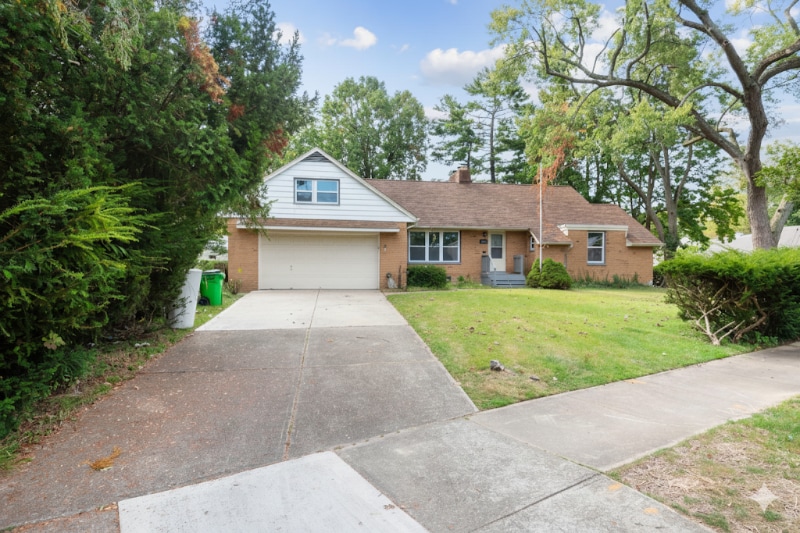 Building Photo - 28050 Gilchrist Dr