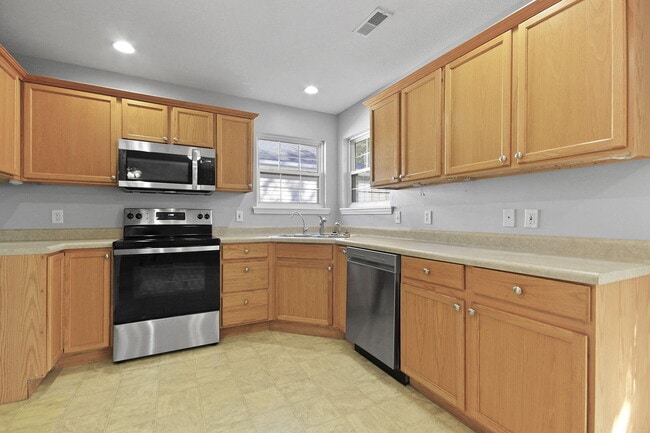 Building Photo - 4706 Fenimore Dr