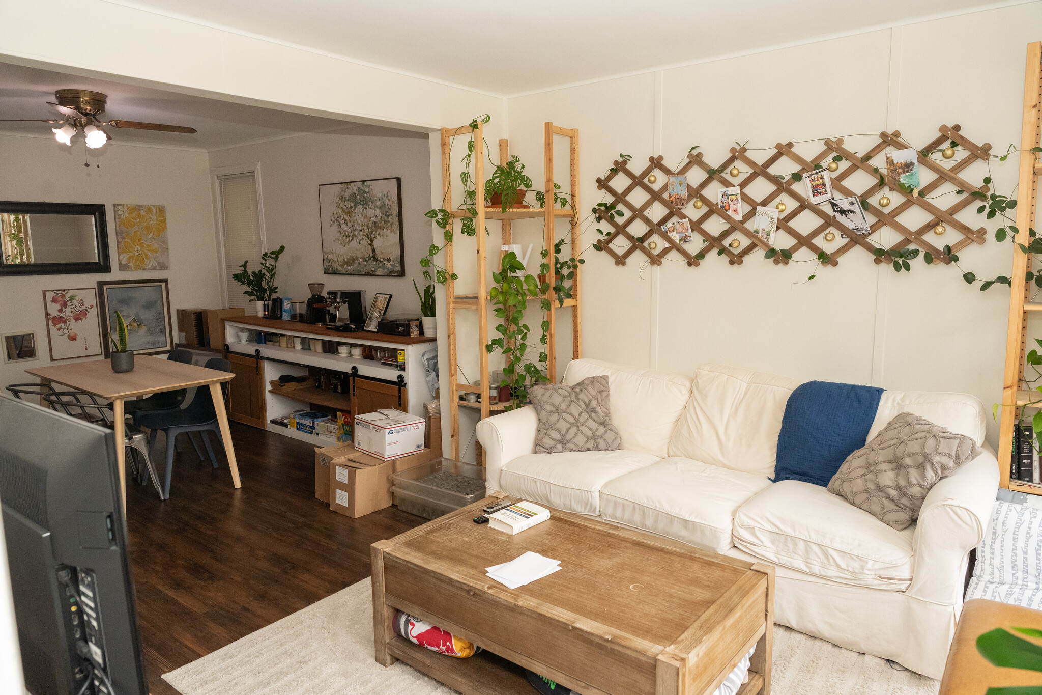 Living room goes to dining room - 3350 W Cuyler Ave