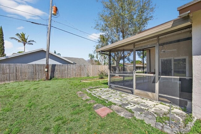 Building Photo - 6223 Kendrick St