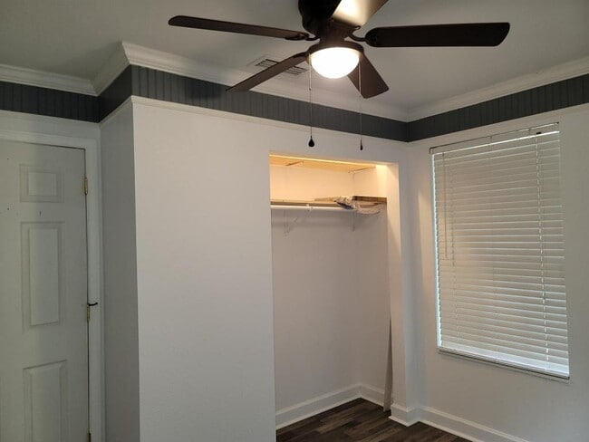 Building Photo - 18499 Shady Side Dr