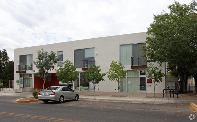 Building Photo - Richmond Street Studios