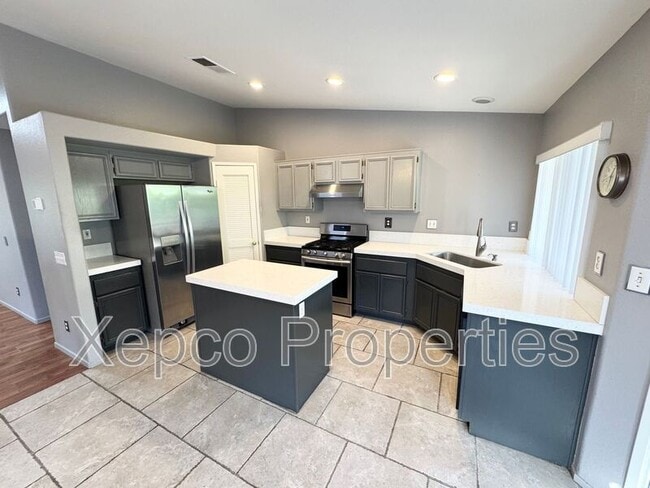 Building Photo - 82143 Pinyon Ave