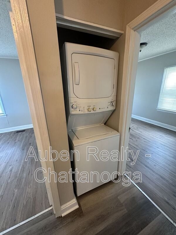 Building Photo - 505 Flegal Ave