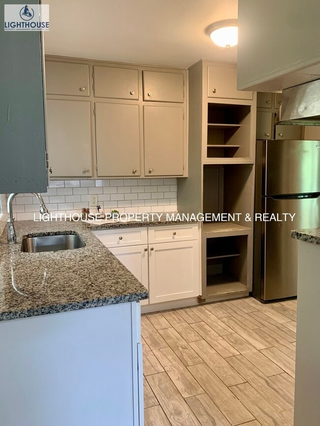 Building Photo - Fantastic 3 bed/2 bath home in Edgewood Ma...