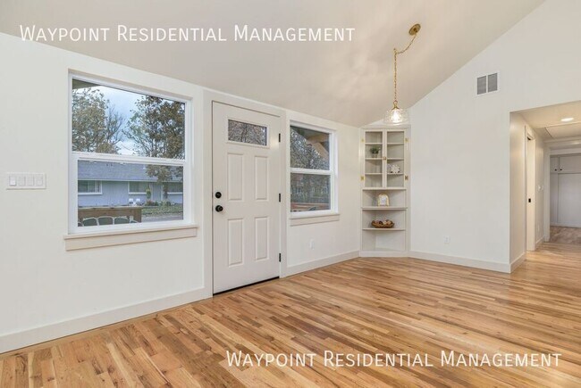 Building Photo - 2989 S Ivy St