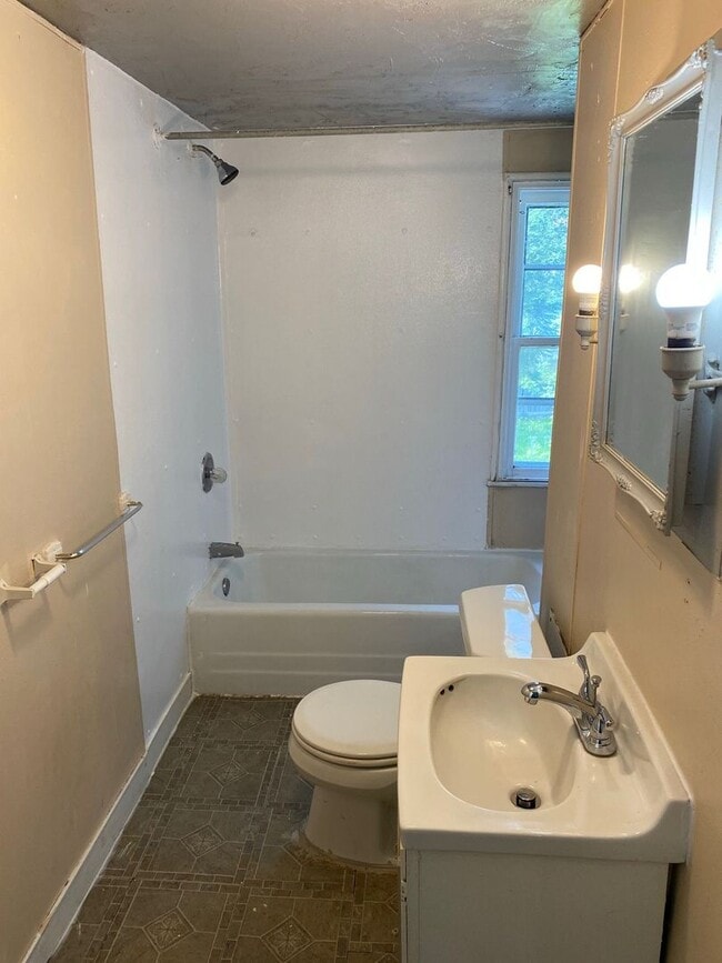 Building Photo - 3 Bed 1 Bath Single Family Home in Wausau ...