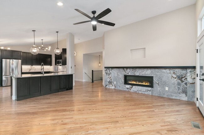 Counter Seating from Family Room - 417 Promontory Dr