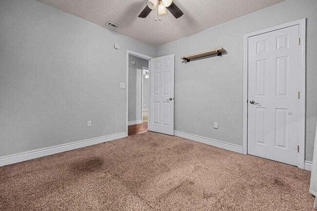 Building Photo - 202 Brittany Ln